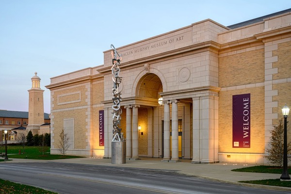 Raclin Murphy Museum entrance